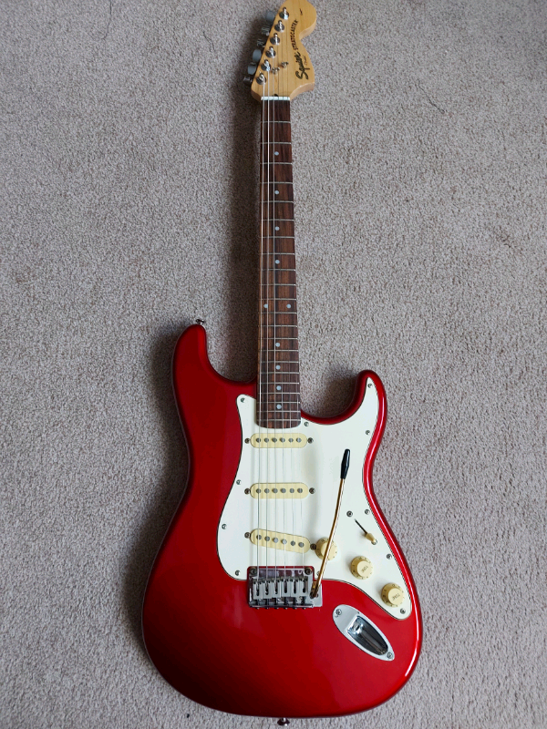 squier standard stratocaster candy apple red